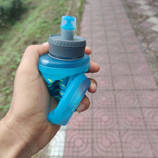 装备不少，适应才好：五年跑步老鸟使用手持软水壶第一手体验！