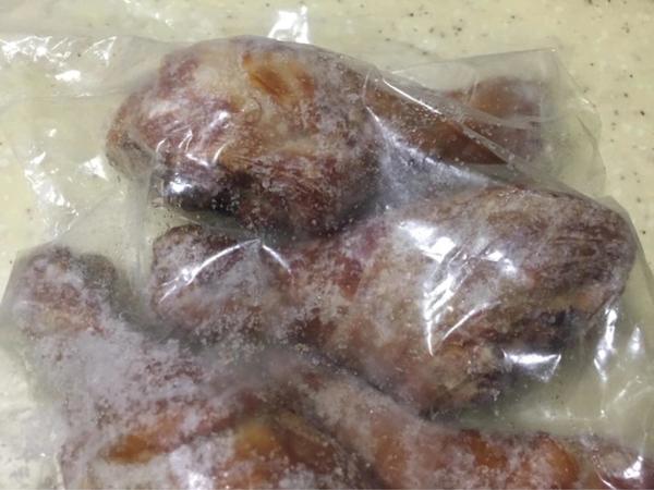 这款鸡腿是回购的，烟熏味道浓郁，咸淡适中