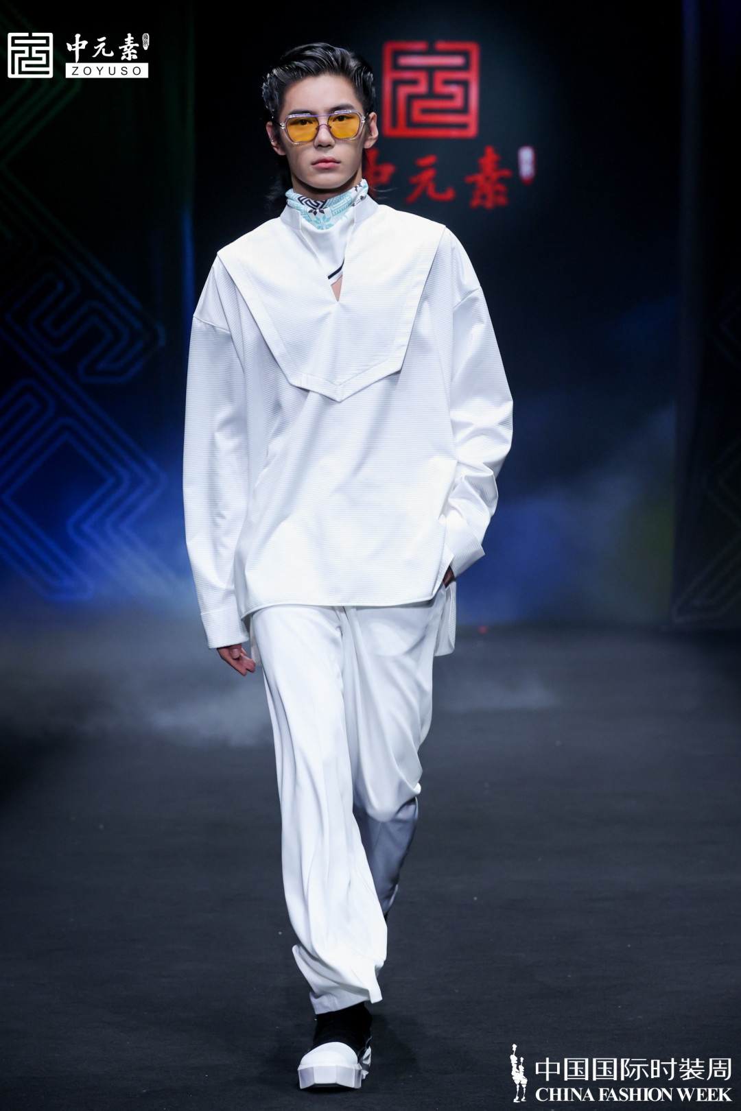 种草时装周 | 从瑶族村落到都市秀场,中元素2022春夏系列大秀