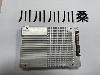 Intel P4610 U2固态硬盘晒单