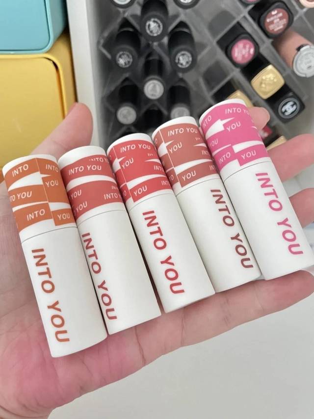 intoyou唇泥新色打响秋天唇泥第一枪
