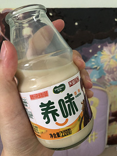 不爱吃香蕉却爱喝香蕉味牛奶～～