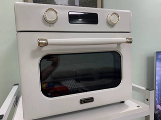 很大的烤箱，颜值非常高，温度也非常准确。
