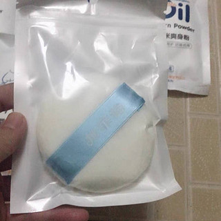 打开看粉体很细腻，柔滑，很温和