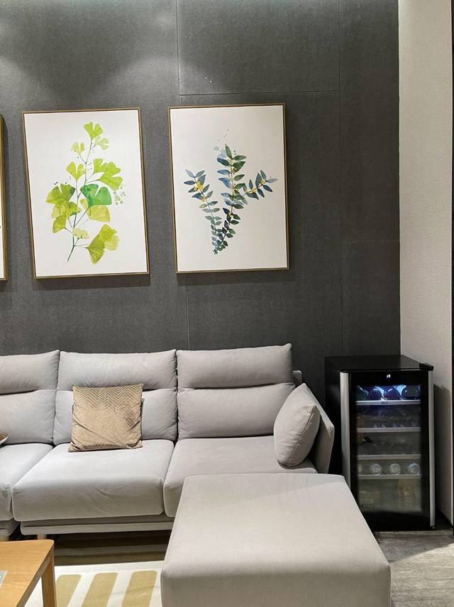 一杯红酒一个人也是超级幸福