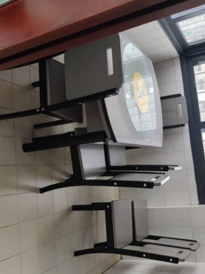 餐桌