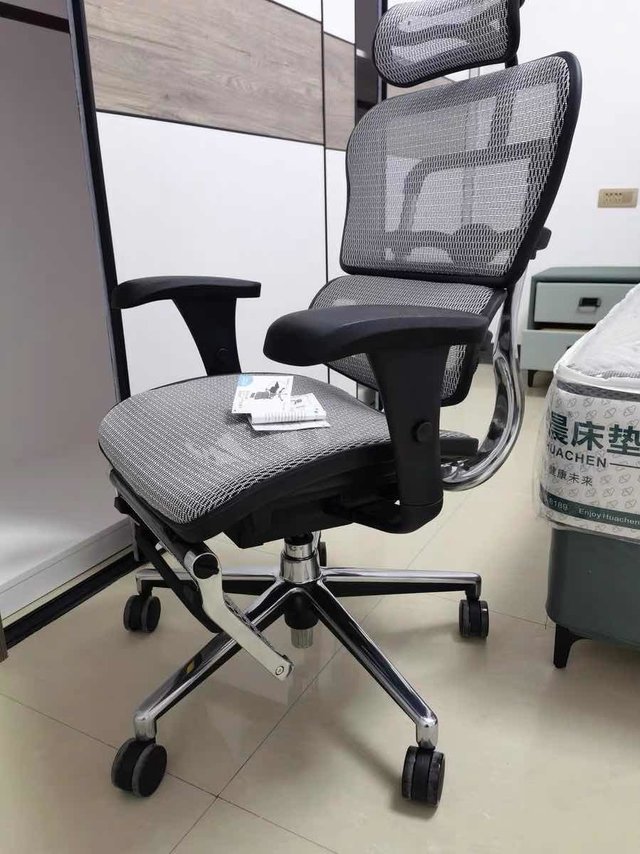保友人体工学椅