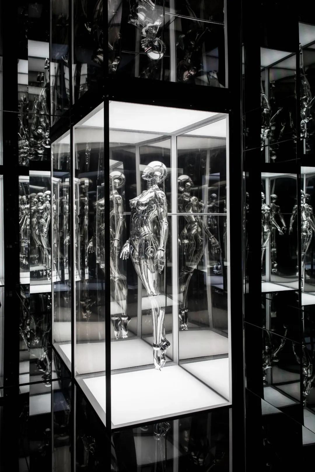 空山基 :性感美艳机械姬,通往未来的机械美学|艺术家