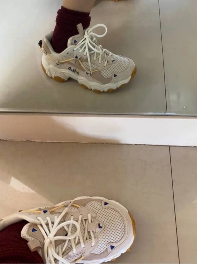 斐乐休闲运动鞋