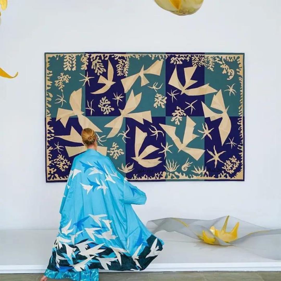 她花5年时间,拍下1000张“撞衫”照片,把“名画”穿在身上,这也太美了吧!