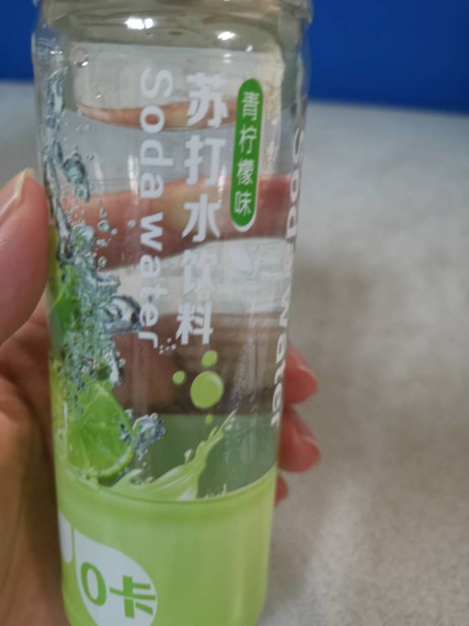 起泡饮用水
