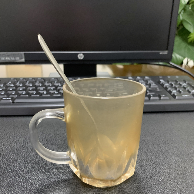 它的前身是一个晶莹剔透的玻璃杯，你信吗