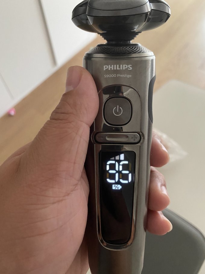 飞利浦电动剃须刀