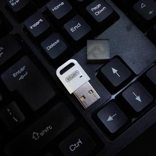 办公室老电脑不能用蓝牙耳机？搭配USB蓝牙适配器，享受带薪摸鱼的乐趣！