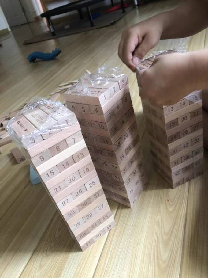 稚气熊木制积木