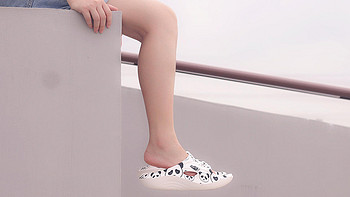 【好货盘点】 篇五：小姐姐的最爱！这又好看又舒缓的咕咚熊猫款运动舒缓拖鞋 