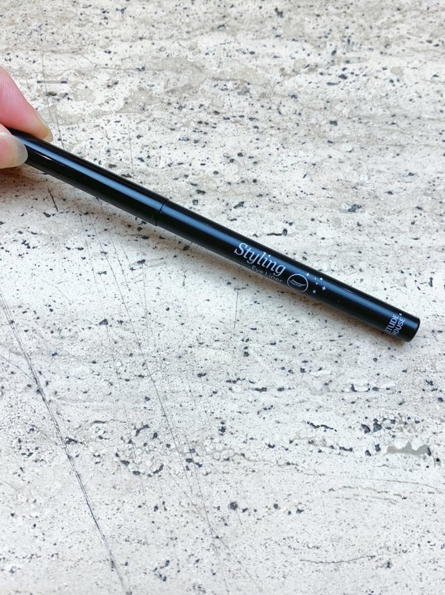 流畅出奇迹~不晕妆的眼线笔