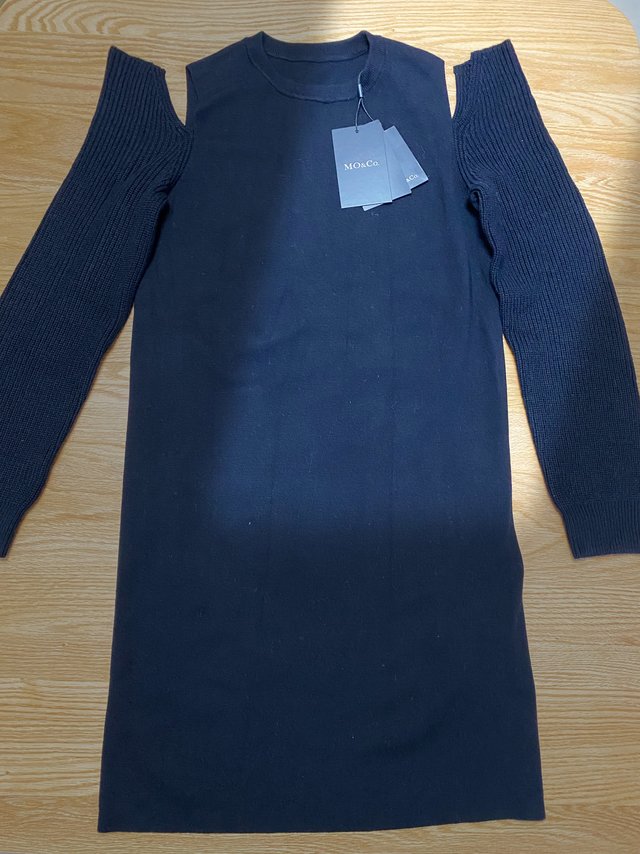 Moco黑色露肩性感连衣裙