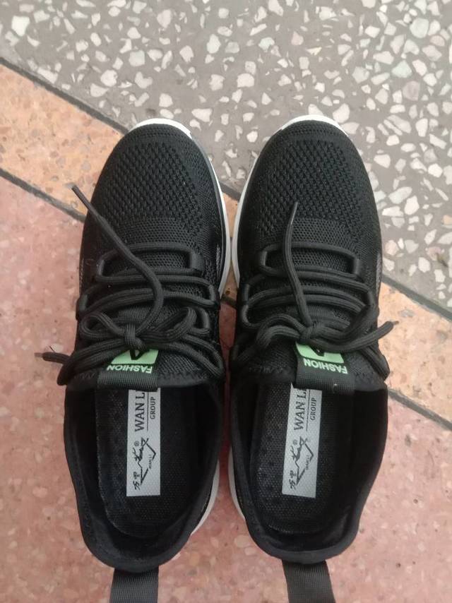 一款时尚休闲的运动鞋！