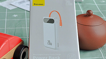 倍思布洛克带线移动电源：可能是最推荐的苹果手机充电宝