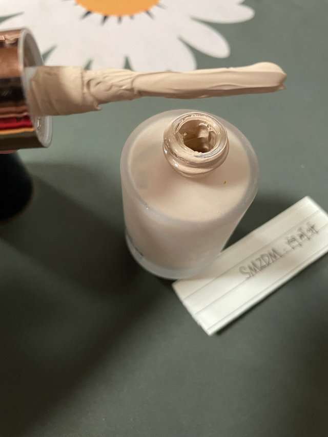 燕窝粉底液