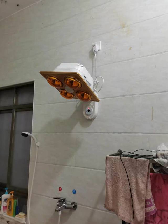 壁挂浴霸