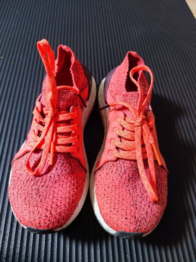 给老婆买的女生专款ultraboost 