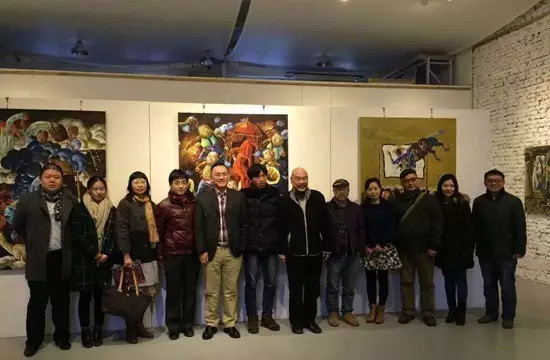 农民逆袭成画家，作品卖出7万高价，被誉“中国毕加索”，个展开到北京。