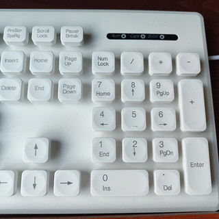 颜值爆表的键盘分享：悬浮式巧克力键盘~