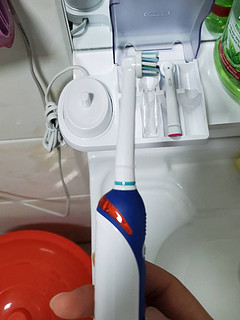 欧乐b p4000电动牙刷