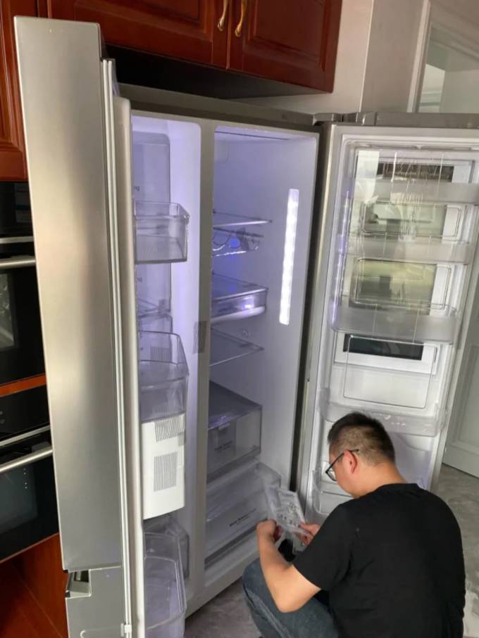 乐金多门冰箱