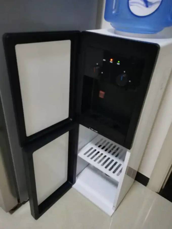 美的台式饮水机