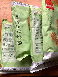 香酥脆口的良品铺子麻花