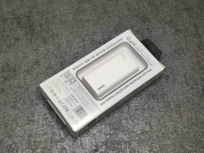 睿量充电器