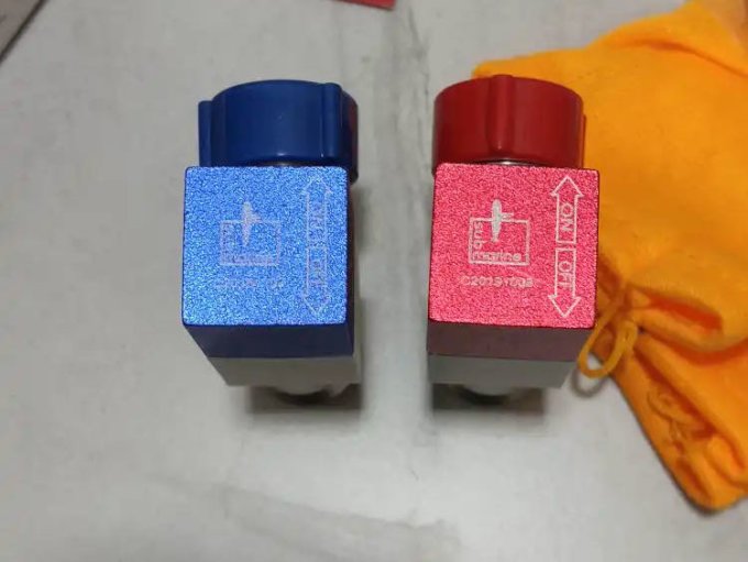 潜水艇角阀