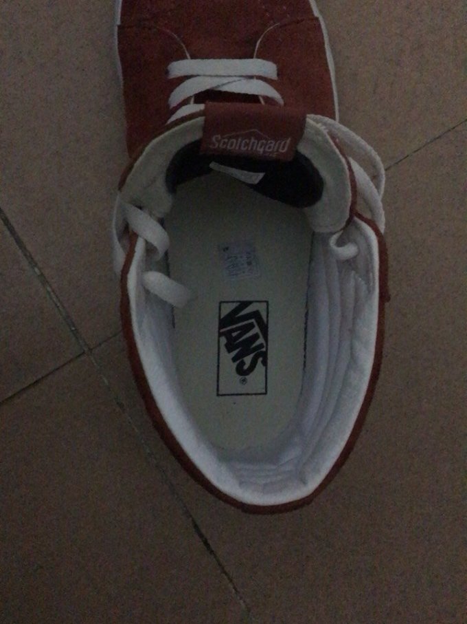范斯休闲运动鞋