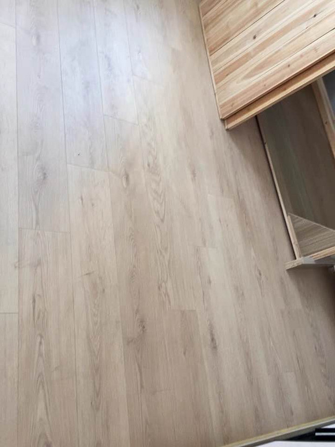 地板