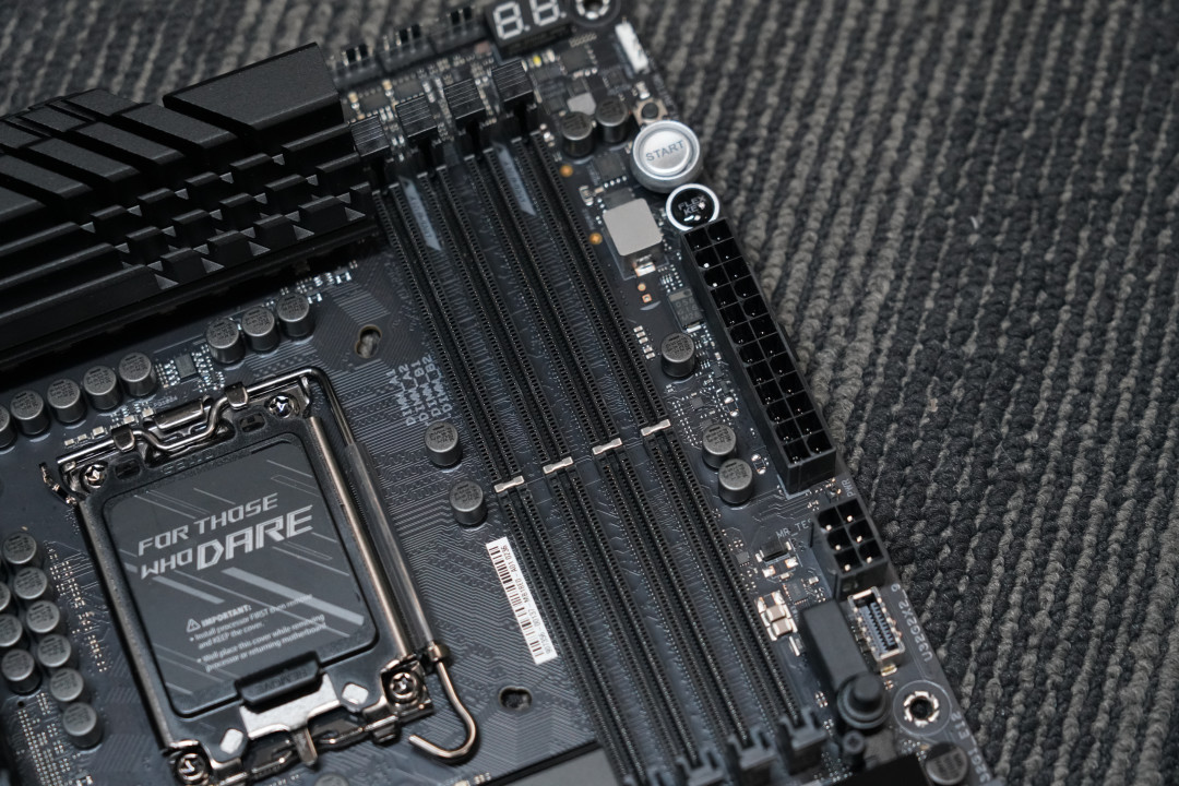 内行评测 预告篇:英特尔 i5/i9 十二代处理器&ROG Z690 旗舰级主板 开箱上手