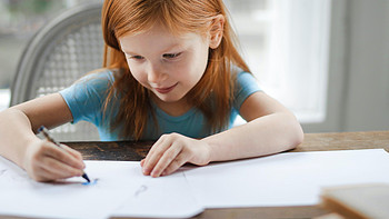 父女手记 篇十七：儿童学习书桌选购小课堂——电动、手摇、气动升降之争