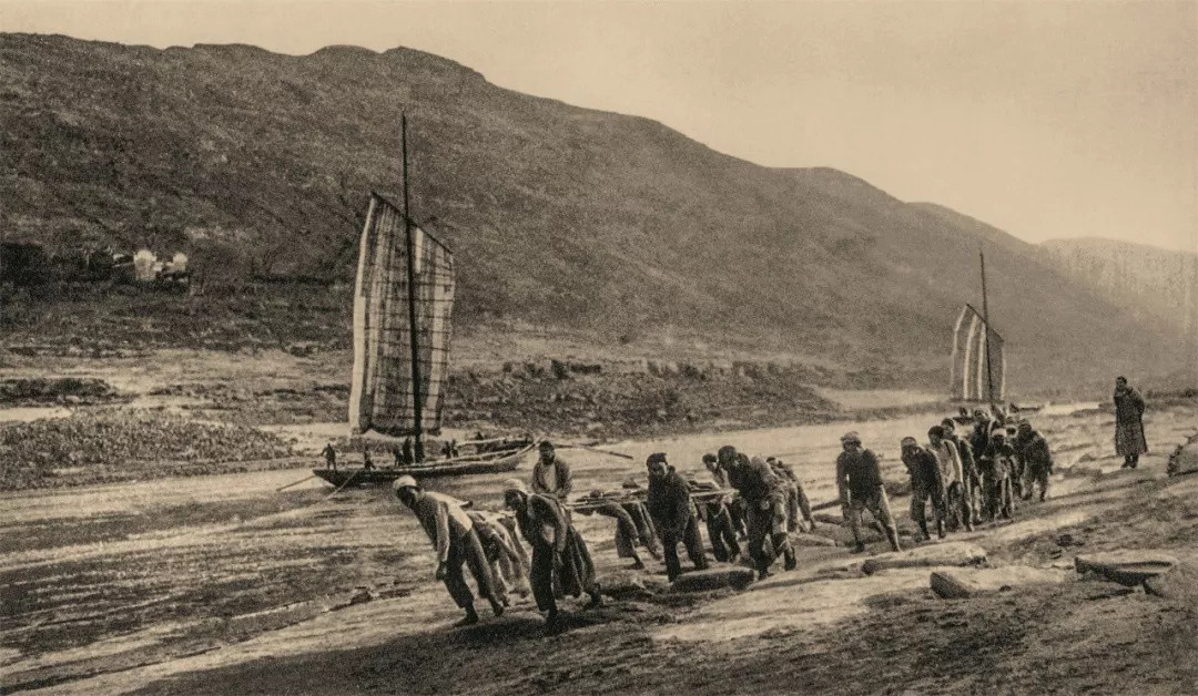 60张尘封近百年的扬子风景照,英国摄影大师镜头下的壮美三峡 | 艺术新生活