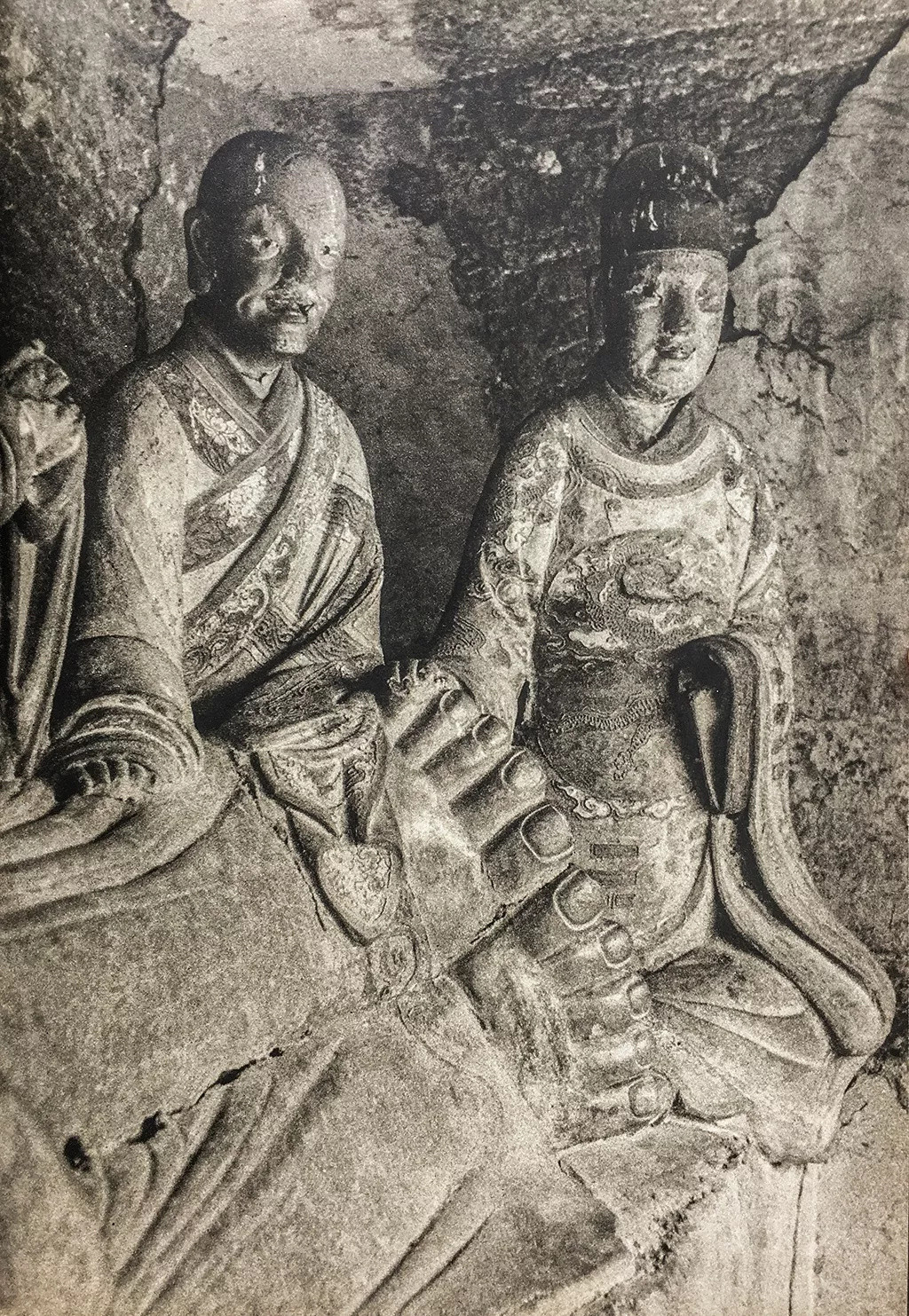 麦积山石窟，迷倒众生的“东方微笑”，冠绝于世的千年泥塑（多图，建议收藏）| 艺术新生活