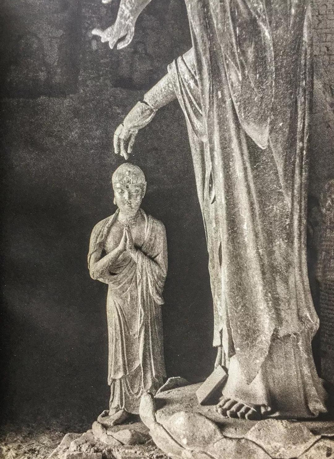 麦积山石窟，迷倒众生的“东方微笑”，冠绝于世的千年泥塑（多图，建议收藏）| 艺术新生活