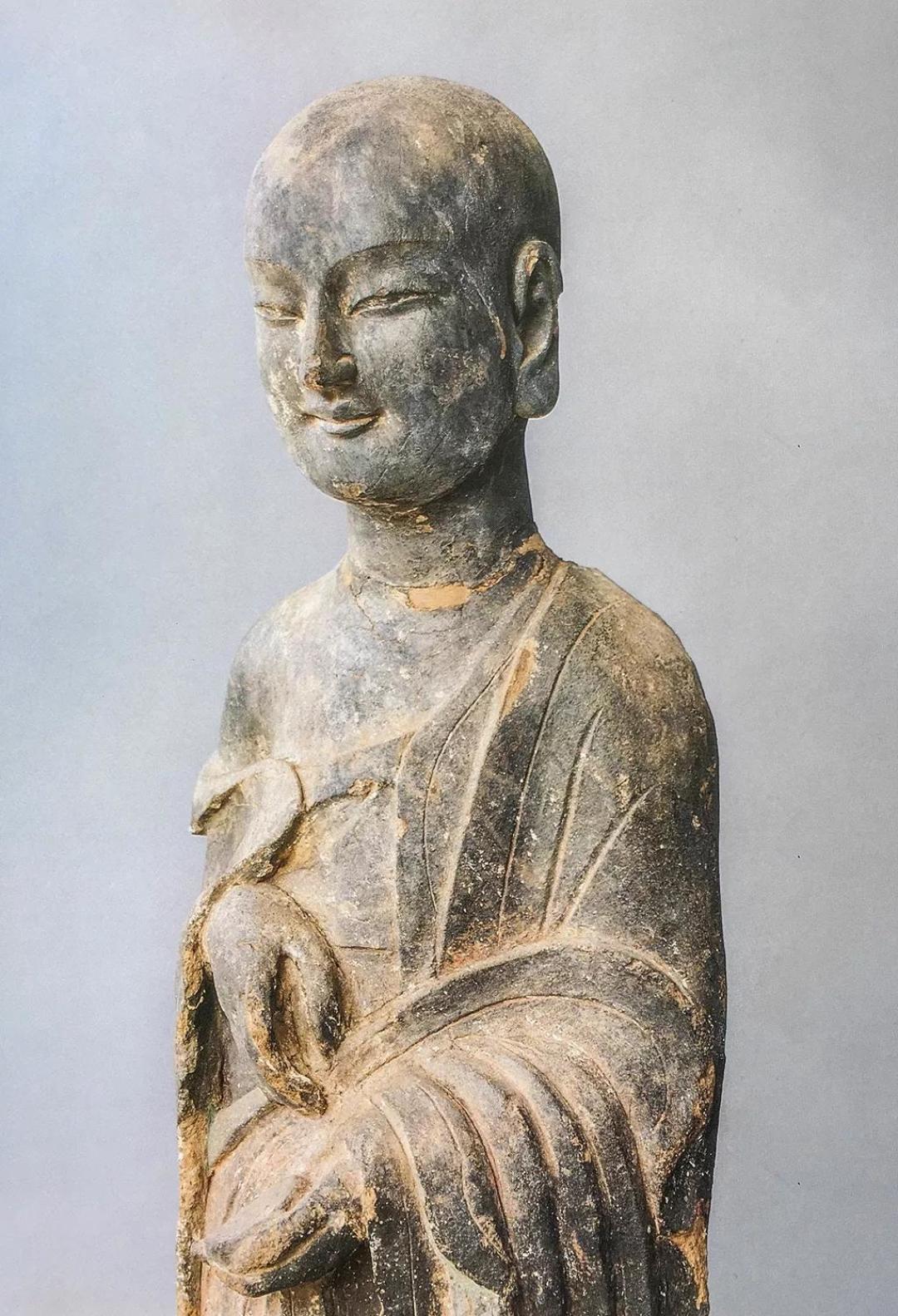 麦积山石窟，迷倒众生的“东方微笑”，冠绝于世的千年泥塑（多图，建议收藏）| 艺术新生活
