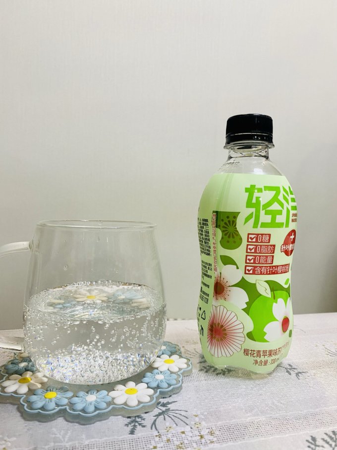 轻汽起泡饮用水