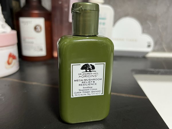 尝试爽肤水新品牌，悦木之源菌菇水