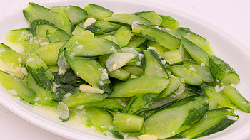 王刚的百变素食 篇三十一：厨师长教你：“清炒青瓜”的蒜香家常做法，年菜餐桌解腻必备 