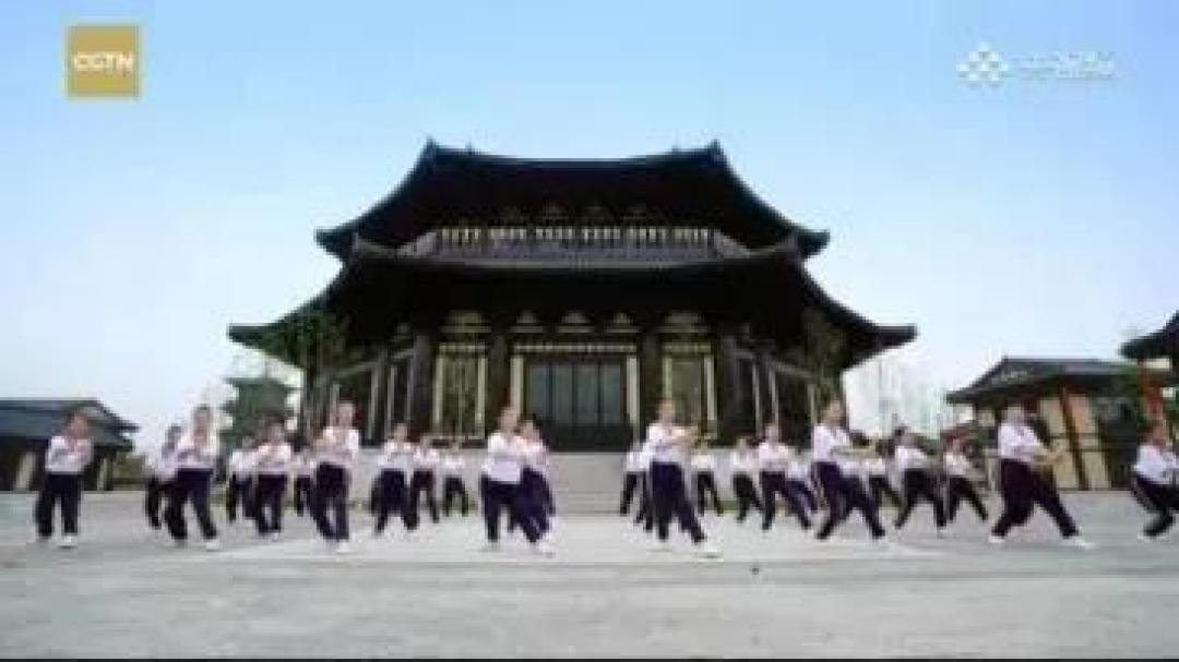 同袍年会表演什么节目?赶紧把你衣柜里的汉服放出来透透风吧!