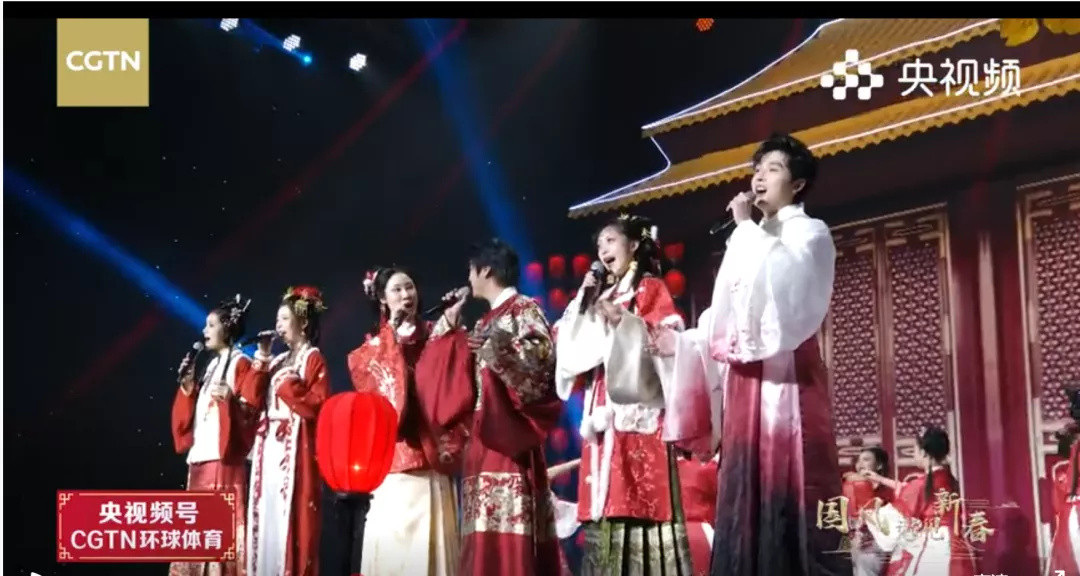 看《国风遇见新春》，跟着鞠萍姐姐等众多主持人，一起学年味汉服穿搭啦！