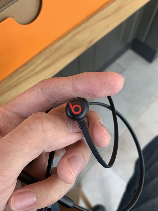 beats flex，普普通通的日用耳机