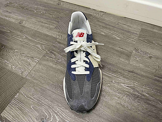 New Balance的327跑步鞋